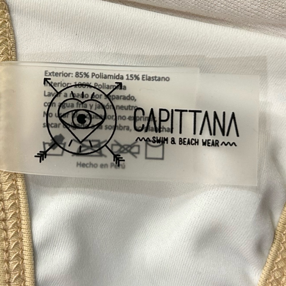 Capittana crochet off shoulder tropical top medium - Picture 11 of 12